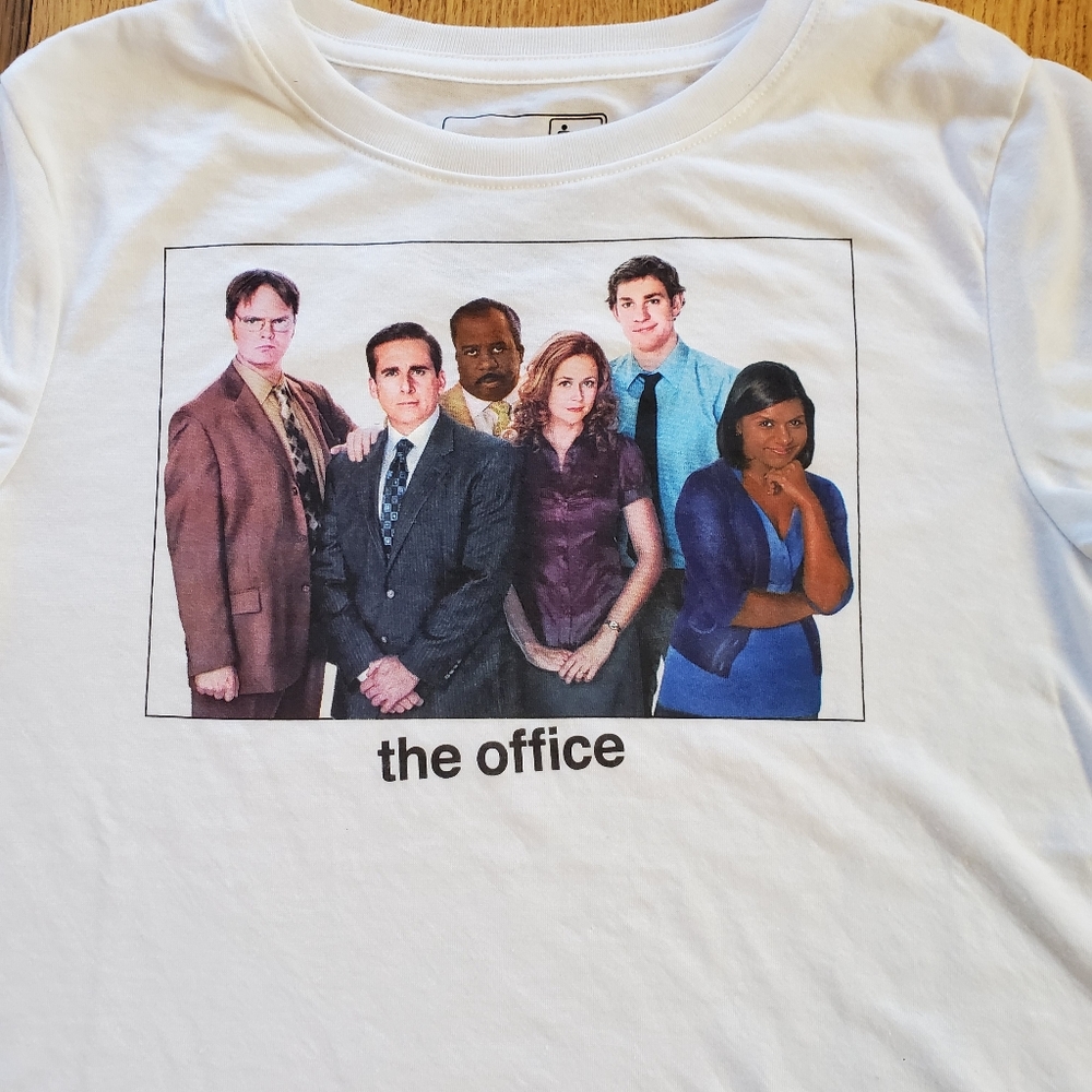 The Office Tee Shirt - the cast (NWOT)